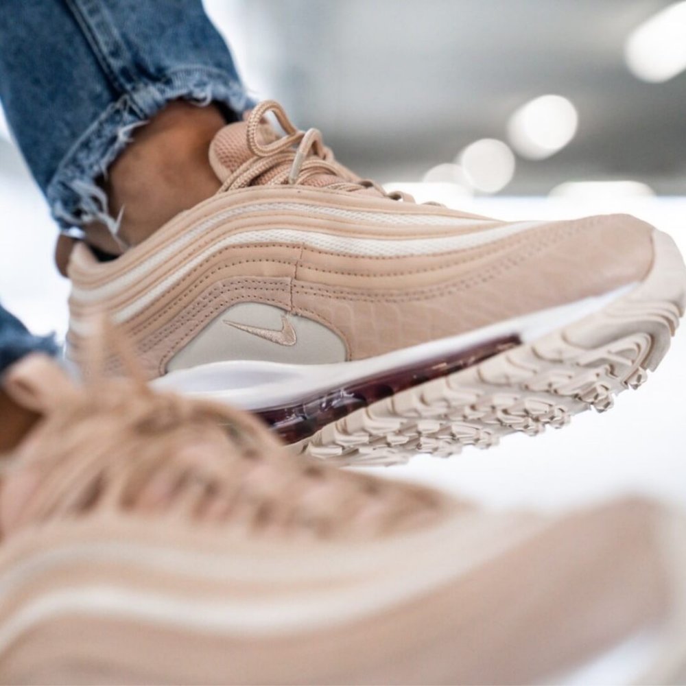 🔥𝐒𝐎𝐋𝐃 𝐎𝐔𝐓🔥 - Picture 6 of 9